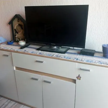 Angela -lopar Apartman *